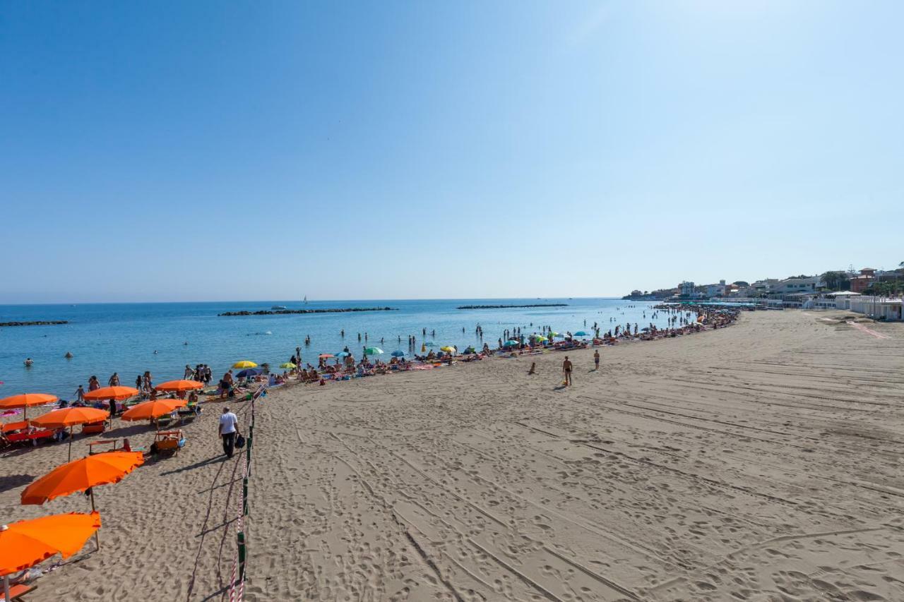 Titty Beach House سانتا مارينيلاّ المظهر الخارجي الصورة